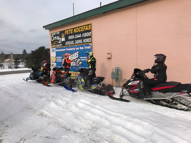 Riders stopping at Sledheads of Frederic