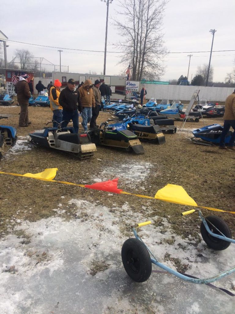 Marion Vintage Sled Race, ice on the track but no snow
